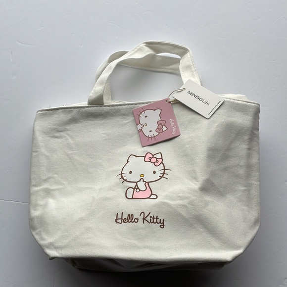 Miniso Sanrio Hello Kitty Trapezoid lunch bag - Picture 7 of 8